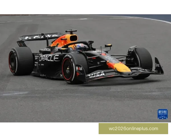 F1赛季最新动态：红牛车队领跑 排位赛激烈角逐揭示未来发展趋势